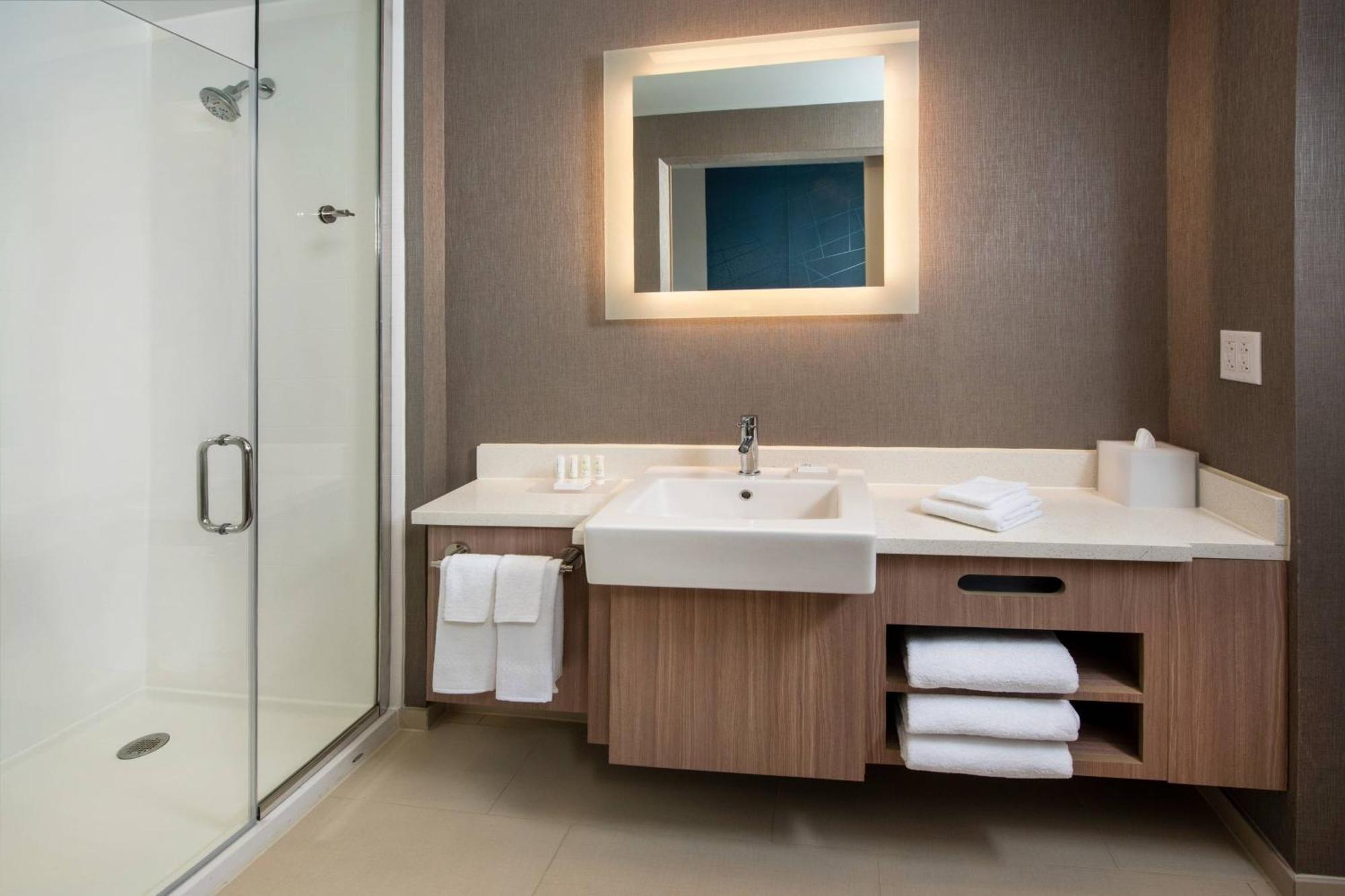 Springhill Suites By Marriott Frederick Luaran gambar