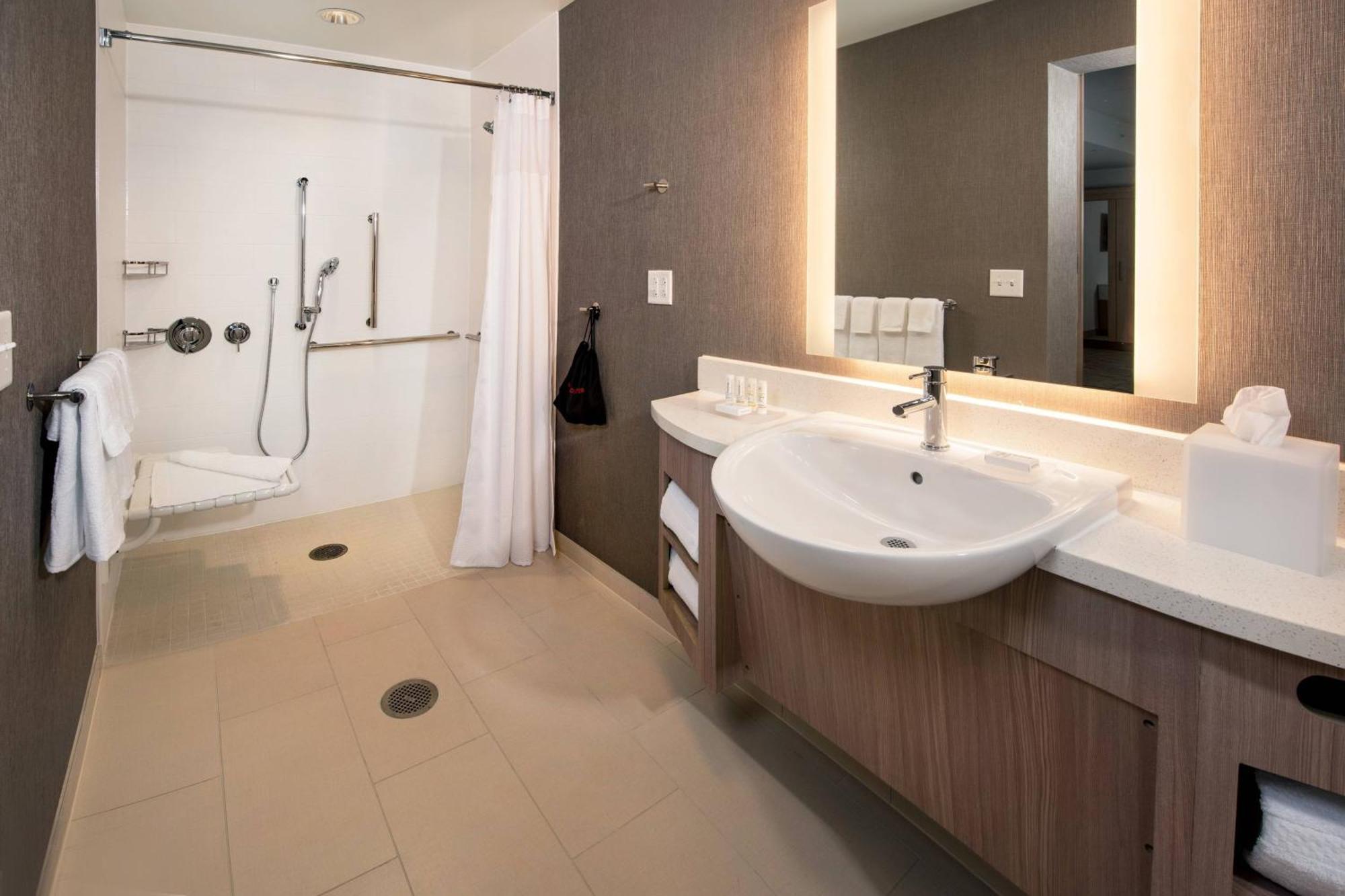 Springhill Suites By Marriott Frederick Luaran gambar